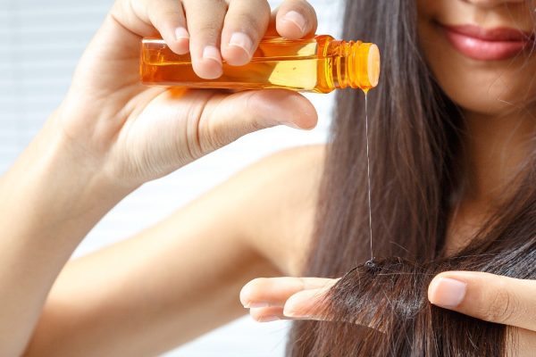 10 Jenis Minyak Esensial untuk Kesehatan Rambut