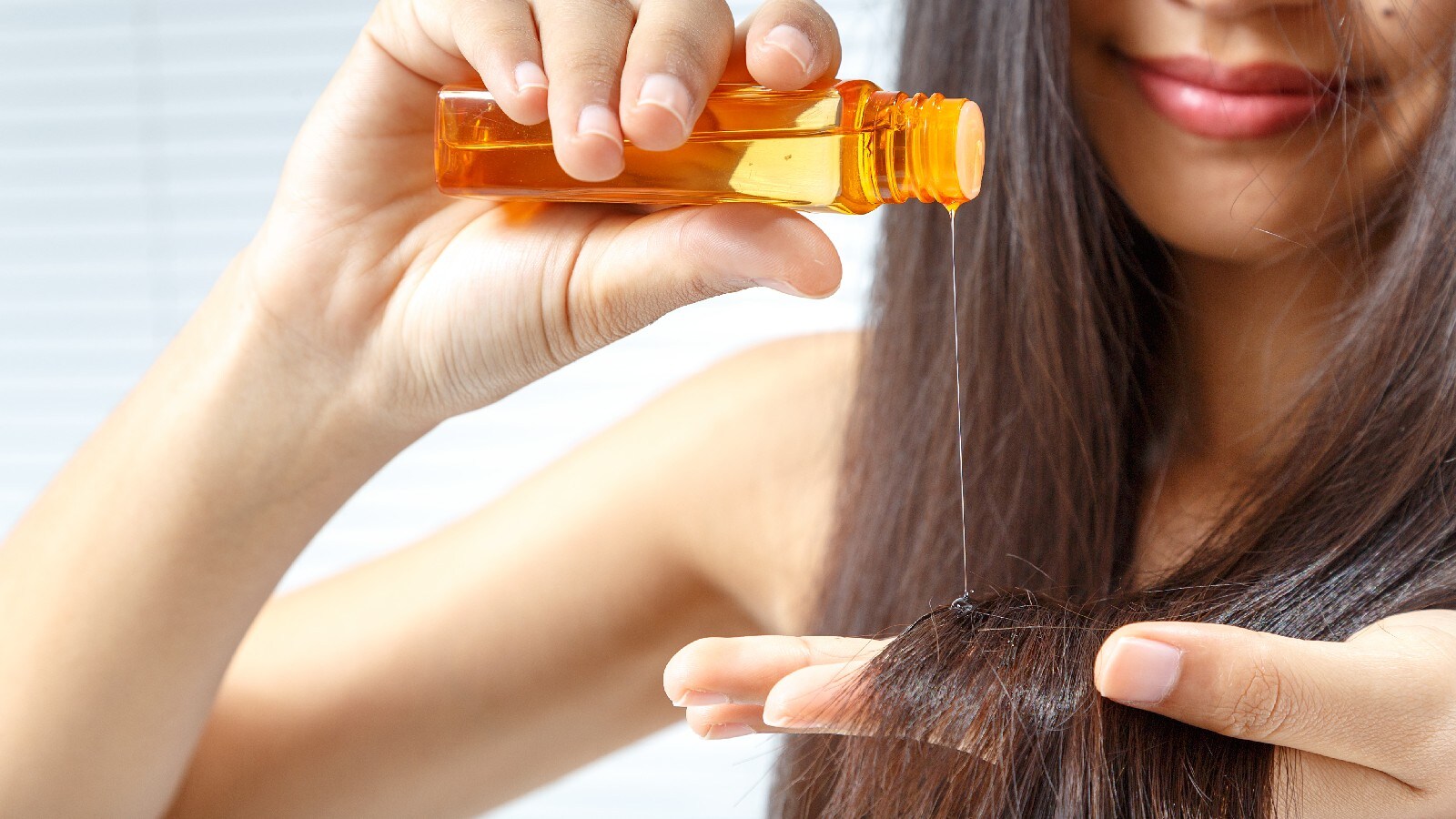 10 Jenis Minyak Esensial untuk Kesehatan Rambut