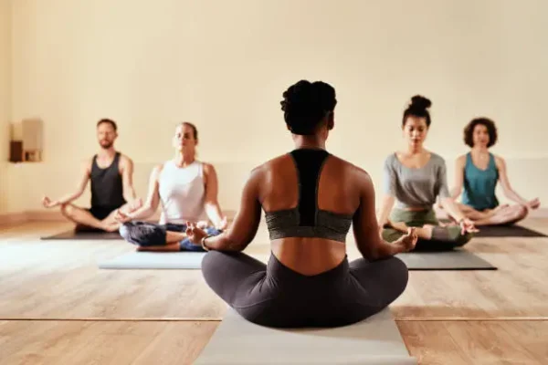7 Jenis Yoga untuk Pemula dan Manfaatnya 7 Jenis Yoga untuk Pemula dan Manfaatnya