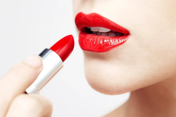 5 Hal yang Wajib Dilakukan sebelum Pakai Lipstik
