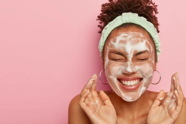 7 Tips Memilih Sabun Muka yang Cocok untuk Kulit Sensitif 7 Tips Memilih Sabun Muka yang Cocok untuk Kulit Sensitif