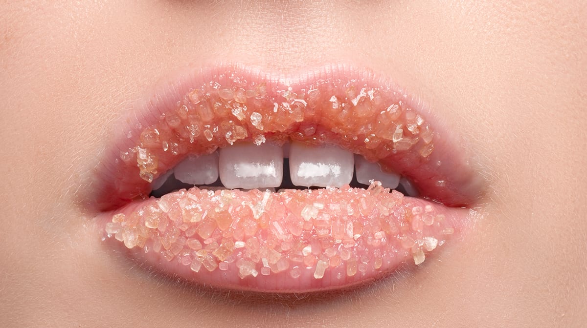 7 Kebiasaan Sehari-hari yang Bisa Mencerahkan Warna Bibir