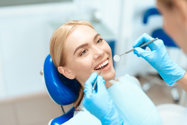 7 Alasan Kenapa Harus Periksa Gigi Minimal Setahun Sekali 7 Alasan Kenapa Harus Periksa Gigi Minimal Setahun Sekali