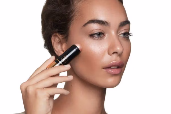 5 Tips Makeup Aman untuk Kulit Berjerawat