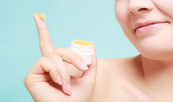 7 Bahan Herbal yang Bisa Membantu Menyehatkan Bibir